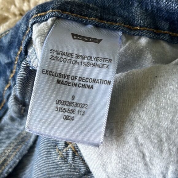 Levi's Jeans Genuinely Crafted Juniors Jean Short Size 9 Sewn Hem RN# 81917 - Picture 4 of 11